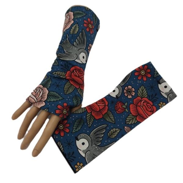 Wende- Armstulpen mit Daumenloch kleine Schwalben